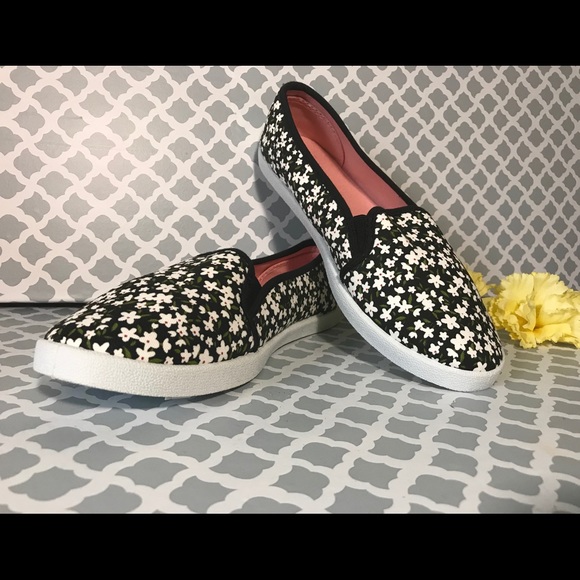 Floral flats - Picture 2 of 4